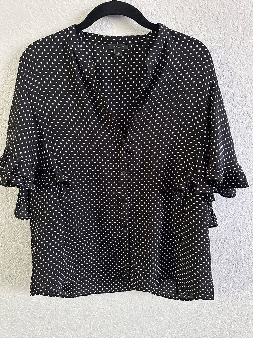 Ann Taylor Factory Black Polka Dot V-Neck Ruffle Sleeve Blouse Size Medium